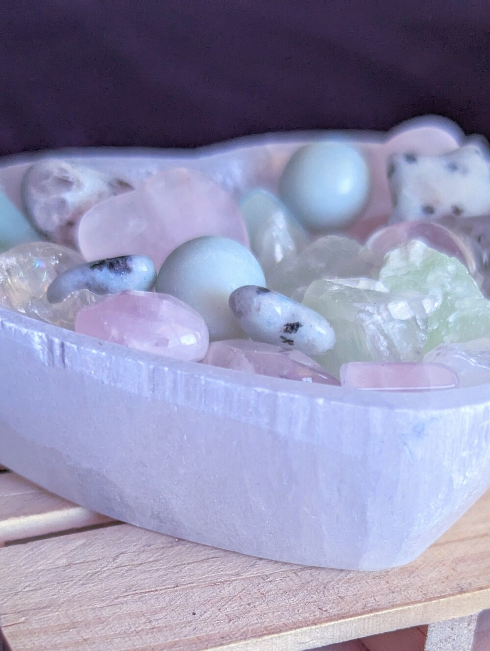 ☮️ Lotus Love Bowl 🩵 Natural Heart chakra 🩷 gemstone confetti mix Decor Gift - Picture 8 of 8